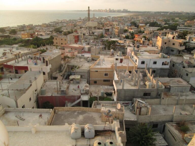 لأول مرة “جيش الاحتلال يهدد أحد مخيمات اللاجئين “الفلسطينيين في لبنان