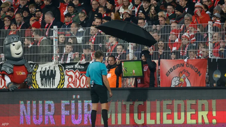 الفيفا يتجه لإلغاء تقنية الفار.. ما البديل؟