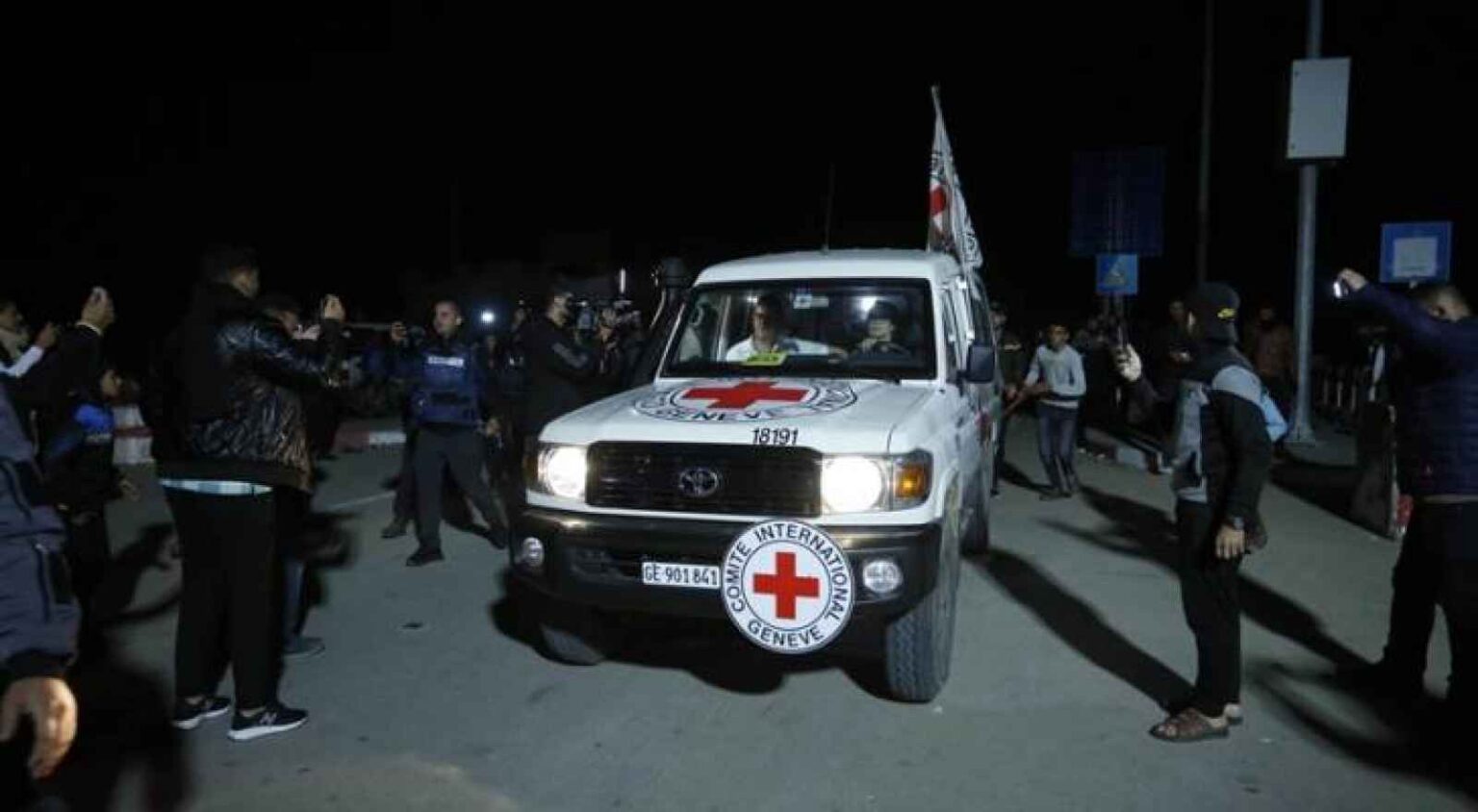 حماس تقدم قائمة بأسماء الاسرى الإسرائيليين ونتنياهو ينفي وسط وساطات مكثفة في الدوحة