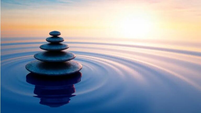 أتبحث عن السلام النفسي؟ إليك 4 نصائح طبية لإنهاء الفوضى بحياتك