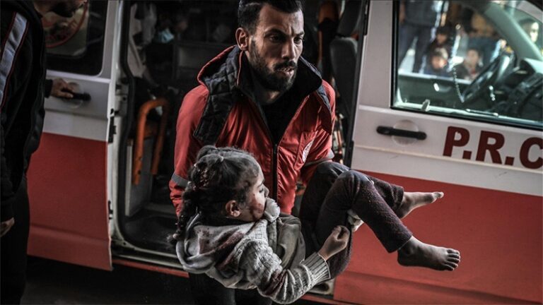 ثلاثة شهداء بينهم مسعف جراء قصف الاحتلال مناطق متفرقة من القطاع