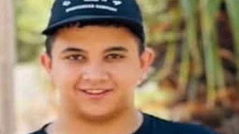 شهيد فتى (١٨عاما) وإصابتان قرب حاجز قلنديا