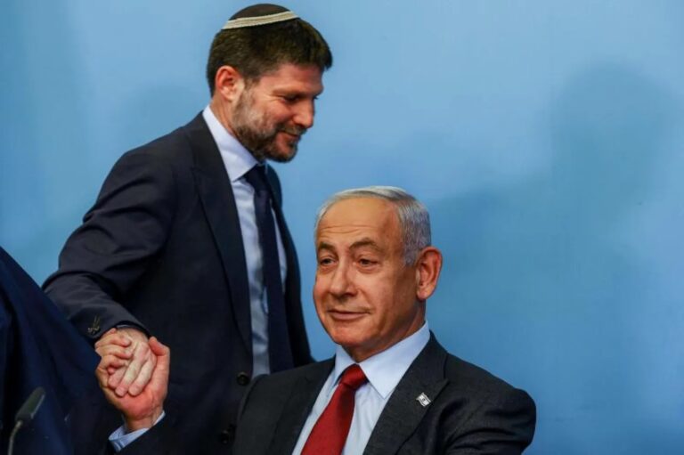 تشجيع الهجرة واحتلال الأراضي في غزة: قائمة الشروط التي وضعها سموتريتش لنتنياهو