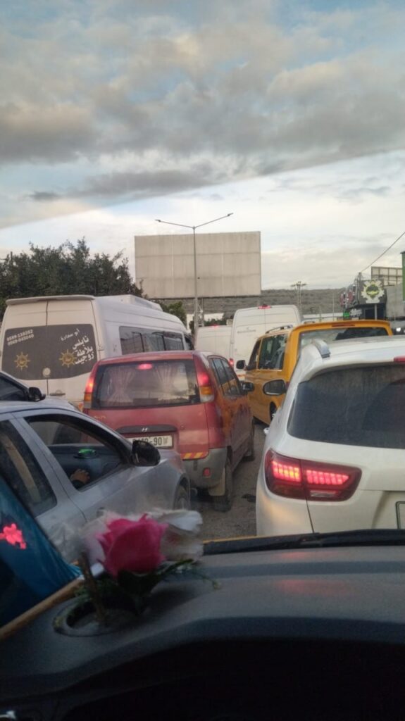 الاحتلال يواصل تشديد إجراءاته على الحواجز العسكرية بمحيط نابلس