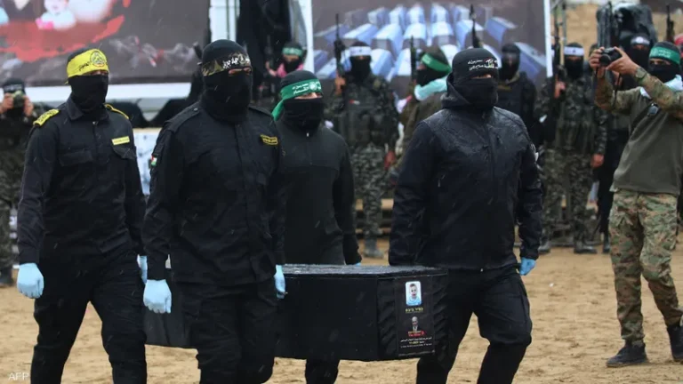 الرئيس الإسرائيلي يعلن التعرف على رفات 4 رهائن