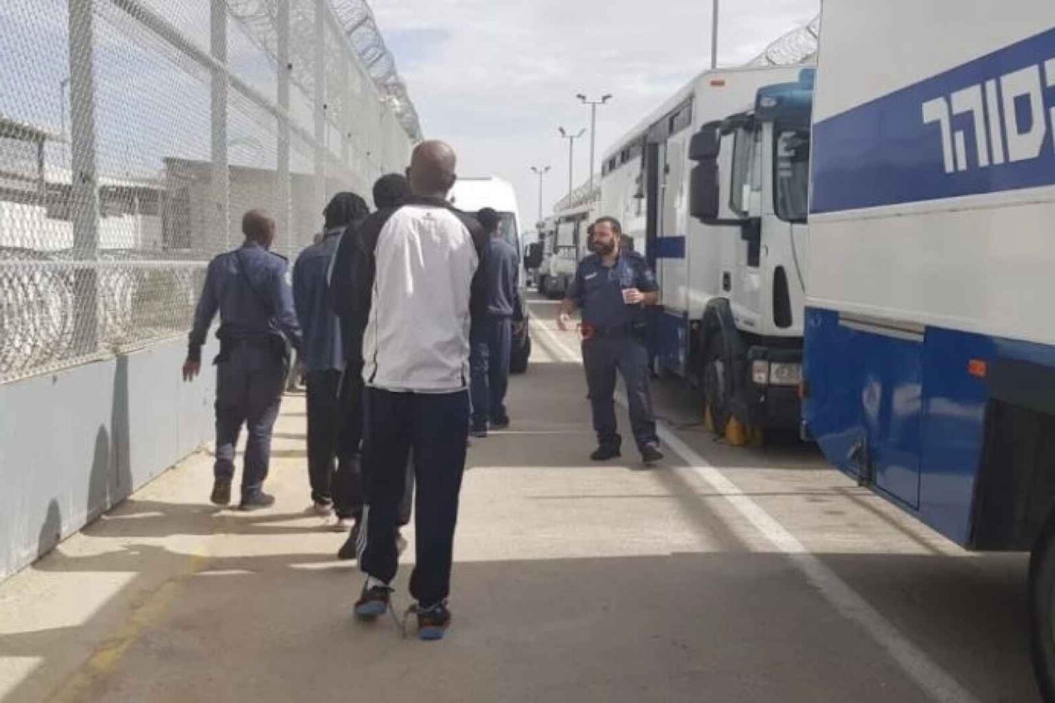 توزيع أسرى الدفعة السابعة: إفراج للضفة والقدس وإبعاد لخارج الوطن