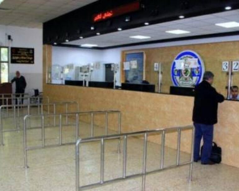 إضراب إسرائيلي مفاجئ على “جسر اللنبي” يمنع الفلسطينيين من السفر