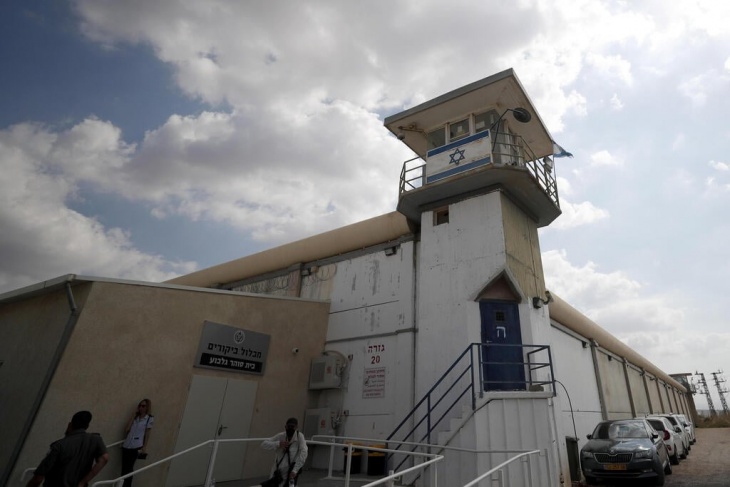 ادارة سجون الاحتلال تطلق قنابل الصوت داخل سجن جانوت (نفحة وريمون)