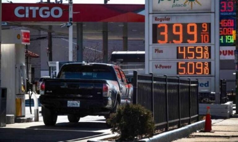 النفط ينخفض وسط مخاوف من حدوث ركود جراء حرب تجارية عالمية