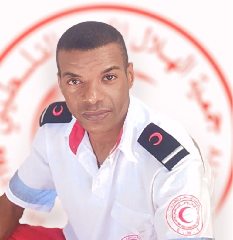 “الهلال الأحمر”: إسرائيل تعتقل مسعفا عقب استهدافه وزملاءه برفح