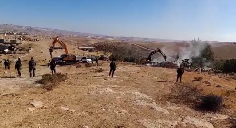 سابقة خطيرة.. محكمة الاحتلال تحكم على مواطن بدفع تكاليف هدم منزله في مسافر يطا