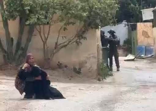 4 شهداء خلال قصف الاحتلال منزلا في بلدة طمون