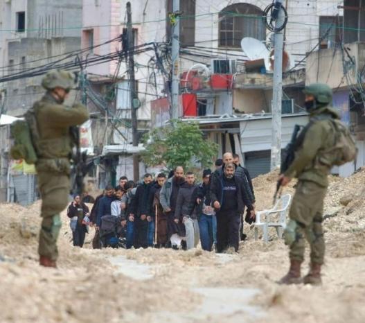 الاحتلال يواصل عدوانه على مدينة طولكرم ومخيميها وسط استمرار هدم وإحراق للمنازل