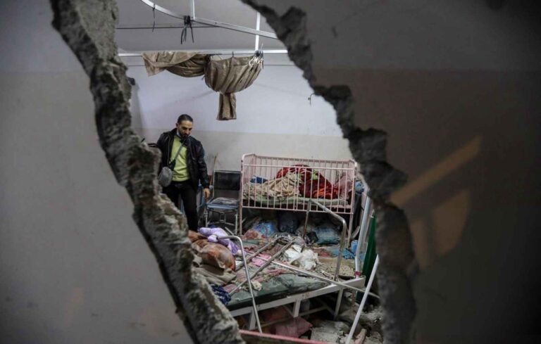 الاحتلال يقتحم المستشفى الأندونيسي في بيت لاهيا