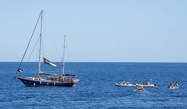 قيود مشددة على ناشطي “مادلين” في سجن إسرائيلي بانتظار الترحيل