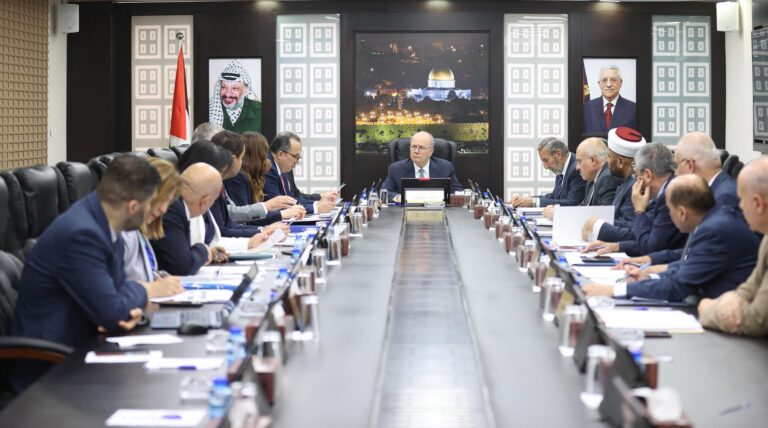 مجلس الوزراء يجدد مطالبته بإنفاذ القانون الدولي لوقف سياسة العقاب الجماعي بحق شعبنا