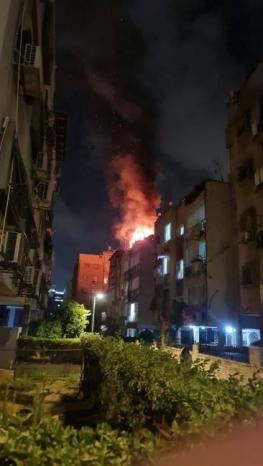 شاهد..إيران تضرب يافا المحتلة “تل أبيب” بالصواريخ.. إصابة مباشرة لمبنى في “حولون”