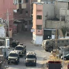 الاحتلال يقتحم نابلس ويداهم مسجدا في تل ويواصل عدوانه على مخيم عسكر الجديد