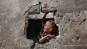 14 شهيدًا و25 مصابًا في قصف إسرائيلي استهدف خيام النازحين بمخيم الشاطئ غرب غزة