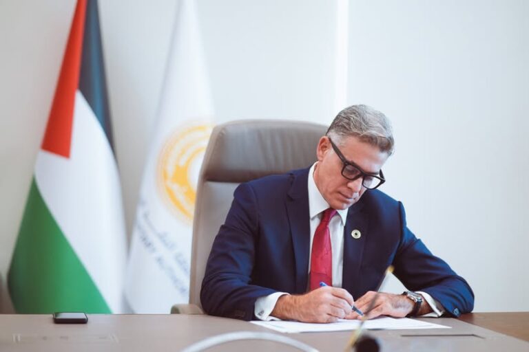 حتى نهاية العام.. سلطة النقد تؤجل خصم أقساط القروض في غزة