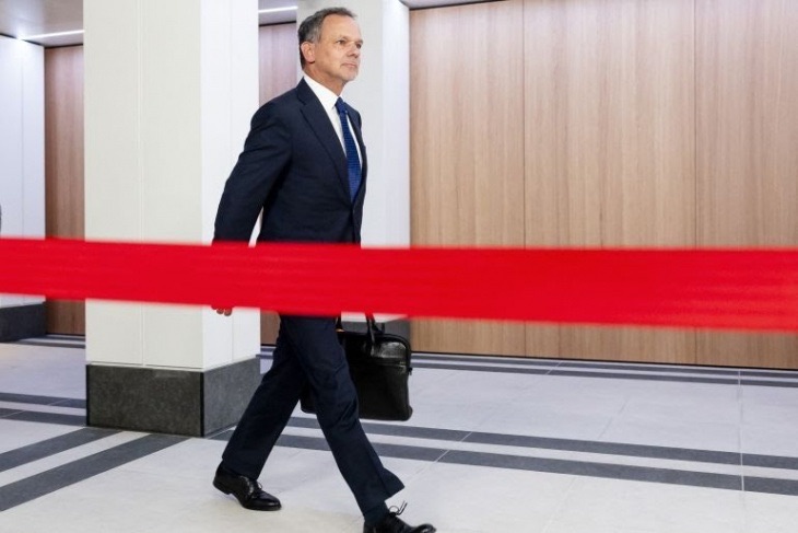 استقالة وزير خارجية هولندا بسبب رفض الحكومة اتخاذ إجراءات ضد إسرائيل