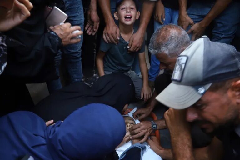 معظمهم من النساء والأطفال…الاحتلال يرتكب مجازر جديدة بحق اهالي القطاع “15 شهيدا منذ الفجر”