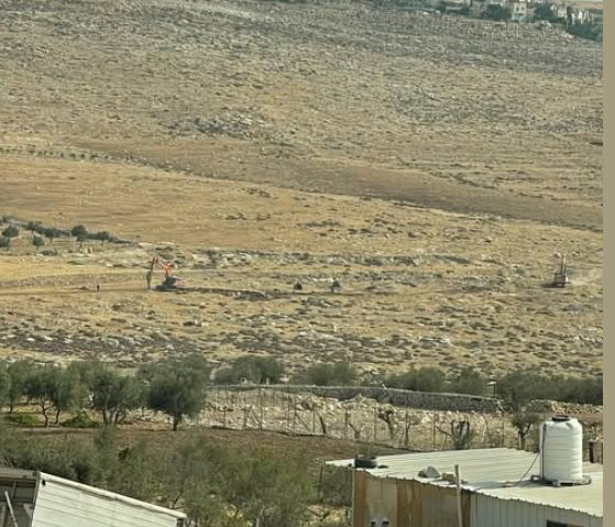 الاحتلال يبدأ بشق شارع استعماري في حزما شمال شرق القدس