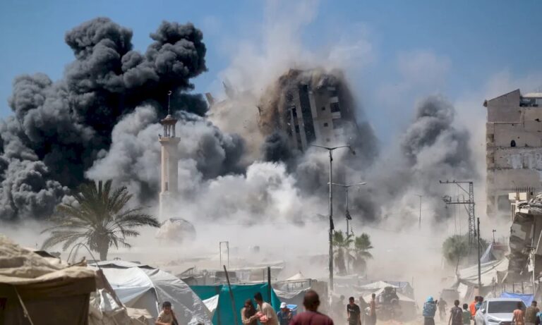 غزة تنزف لليوم الـ721: مجازر وطفولة تُباد بصمت العالم