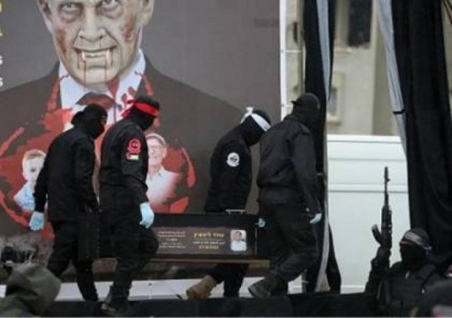 جيش الاحتلال يتسلم جثتي أسيرين من “القسام” في غزة عبر “الصليب الأحمر”