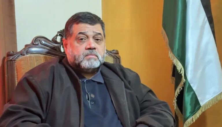 قصف عنيف على القطاع وحماس ترد على خطة ترامب