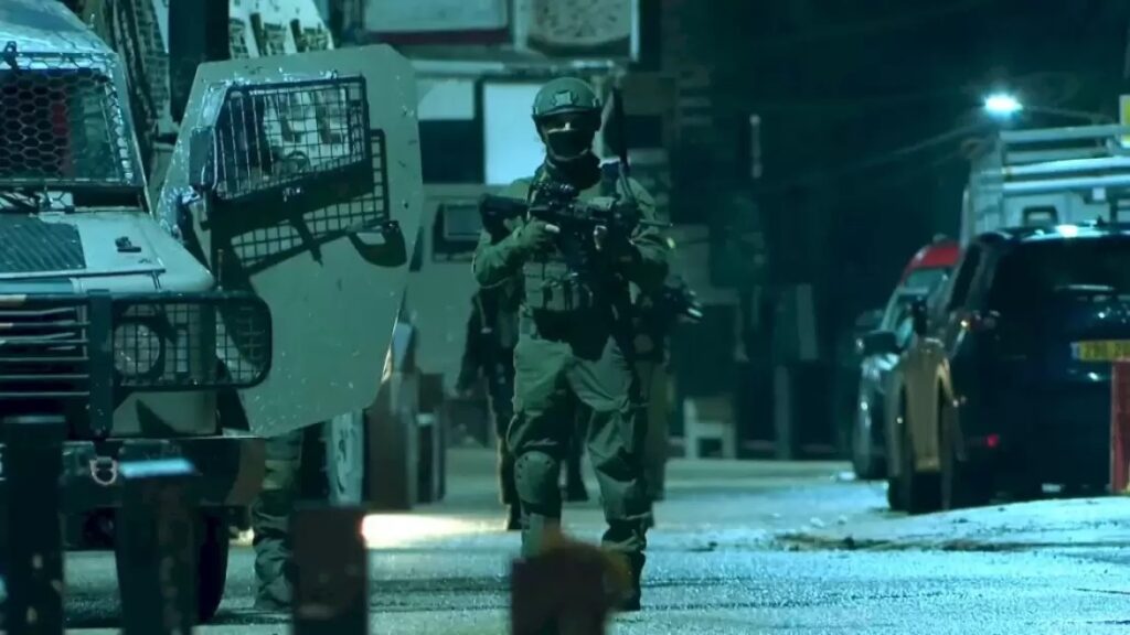 إصابات واعتقالات في الضفة.. والاحتلال يجدد إغلاق مكتب الجزيرة