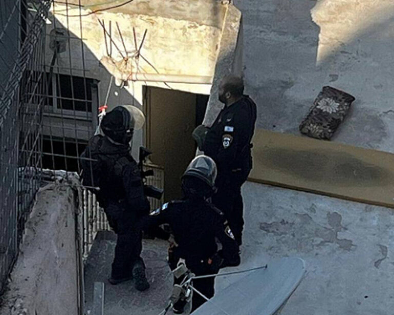 الاحتلال يجبر 3 عائلات على اخلاء منازلها في سلوان تمهيدا للاستيلاء عليها