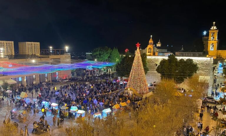 بعد توقف عامين.. بيت لحم تستعيد أجواء الميلاد وتستعد لاحتفالات “استثنائية”