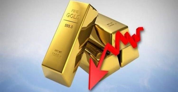 انخفاض أسعار الذهب والدولار وارتفاع النفط عالميا