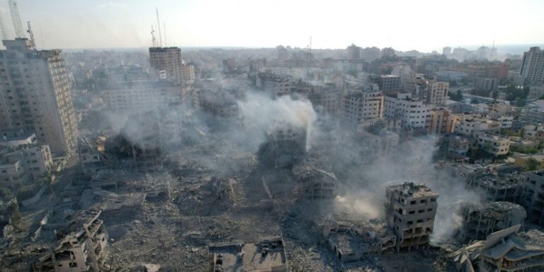 9 شهداء منذ الصباح.. تقدم مفاجئ لدبابات الاحتلال بخان يونس وجباليا