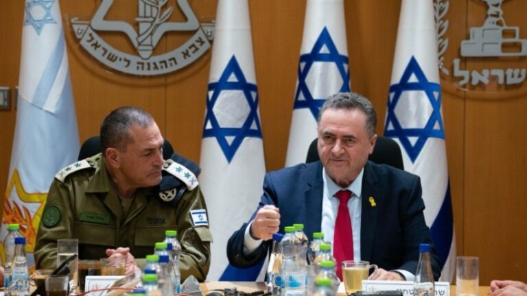 أزمة داخلية في جيش الاحتلال: كاتس يهاجم رئيس الأركان ويتهمه بتجاوز صلاحياته
