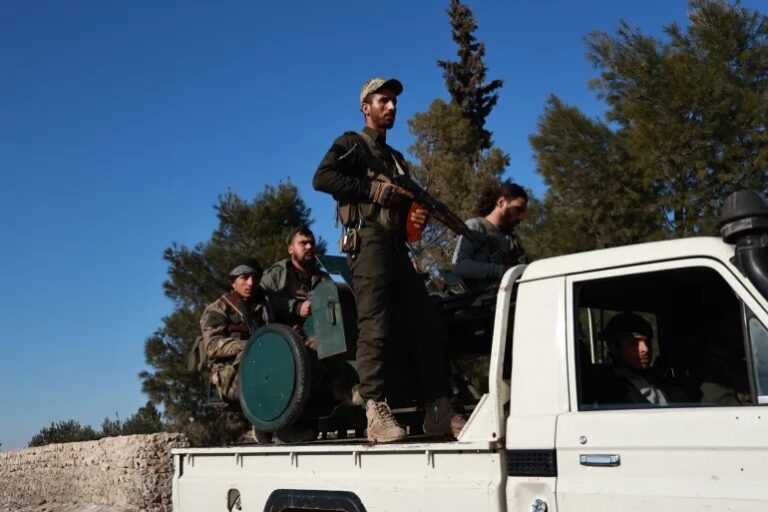 قصف واشتباكات بين القوات الحكومية وقسد قرب حلب