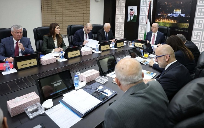 مصطفى يوجّه مختلف المؤسسات الحكومية بتسخير كل إمكانياتها الإغاثية في قطاع غزة