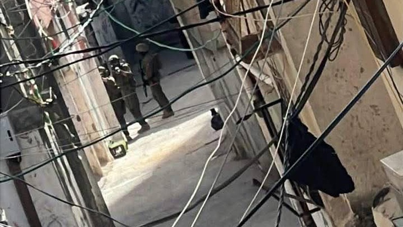 إصابتان برصاص الاحتلال خلال اقتحام مخيم الأمعري