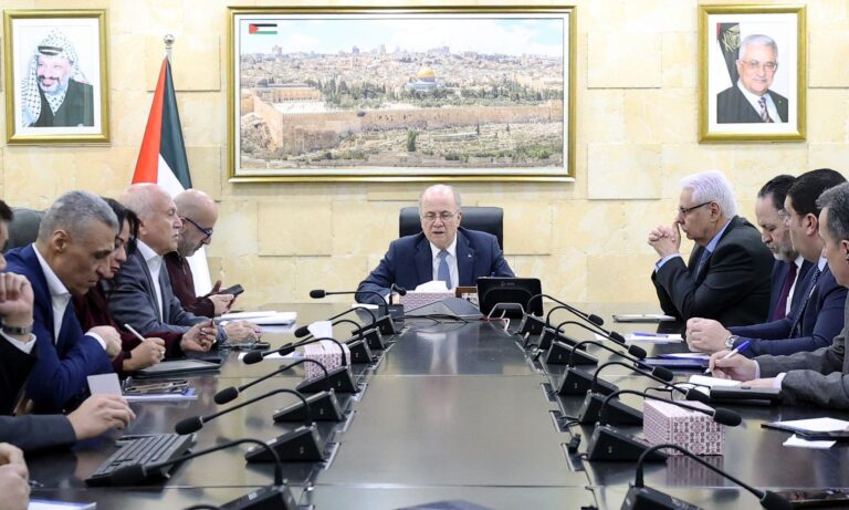 رئيس الوزراء يوجّه برفع جاهزية مختلف المؤسسات للتعامل مع التطورات