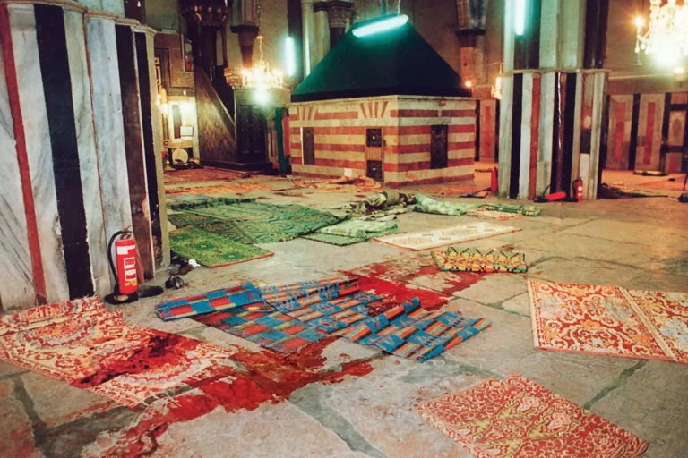 32 عاما على مجزرة الحرم الابراهيمي