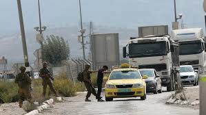 بزعم محاولة دهس- الاحتلال يطلق النار على فلسطيني قضاء طولكرم