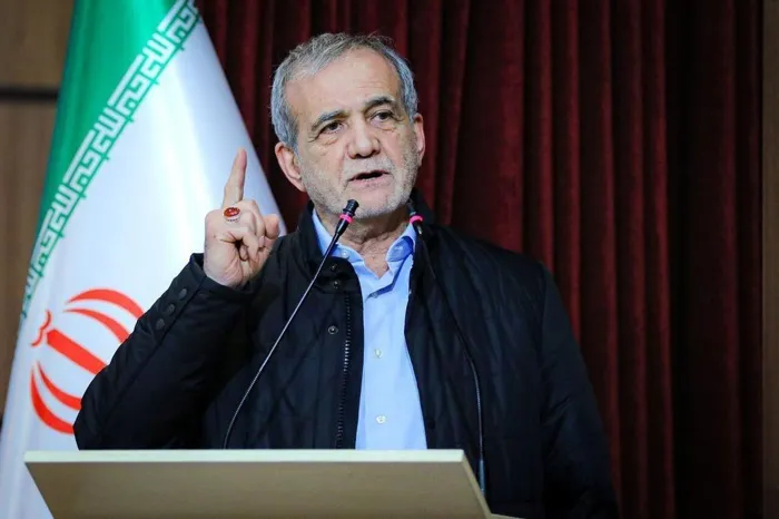 الرئيس الإيراني يتوعّد بالانتقام لاغتيال خامنئي: “واجب شرعي وحق مشروع”