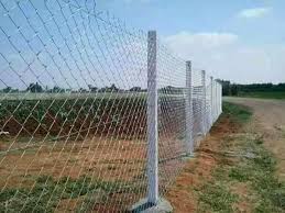 مستعمرون يشرعون بتسييج أراض في الأغوار الشمالية