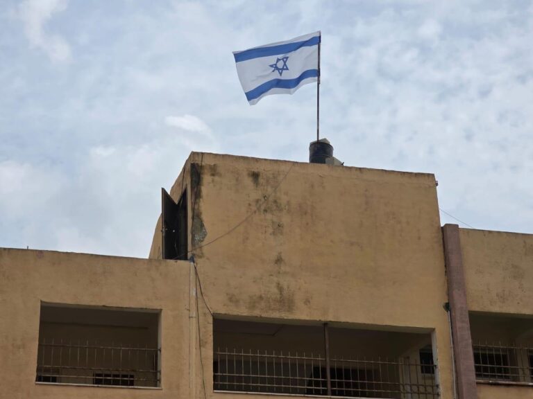 مستعمرون يقتحمون مدرسة في حوارة جنوب نابلس