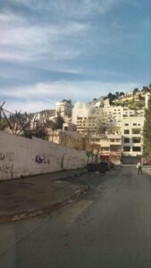 بالفيديو…الاحتلال يفجر منزل “الشهيد محمود العقاد” في مدينة نابلس