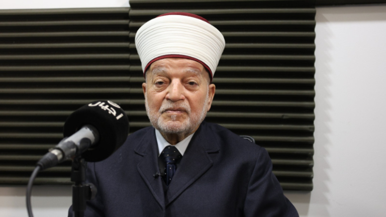 رئيس مجلس الإفتاء الأعلى صلاة عيد الفطر الساعة الـ6:15 صباحاً