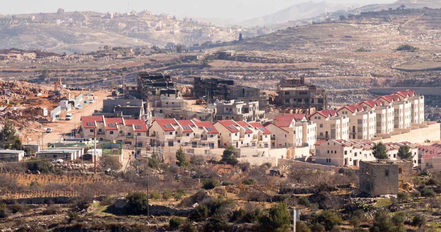 مقاومة الجدار والاستيطان: الاحتلال يخطط لإقامة 34 موقعا استعماريا جديدا في الضفة