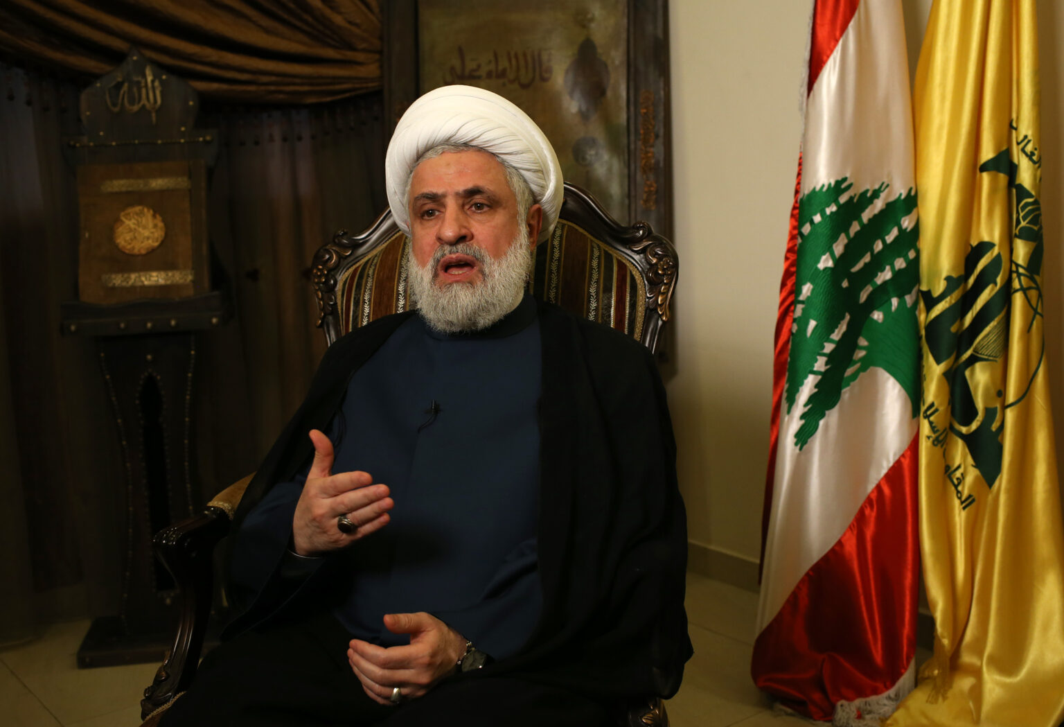حزب الله يصف محادثات بيروت وتل أبيب بالعبثية ويدعو لإلغائها