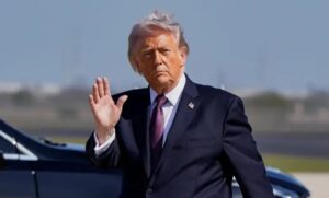 واشنطن بوست عن مسؤول أمريكي: وزير الحرب الأميركي لا يقول الحقيقة لترمب